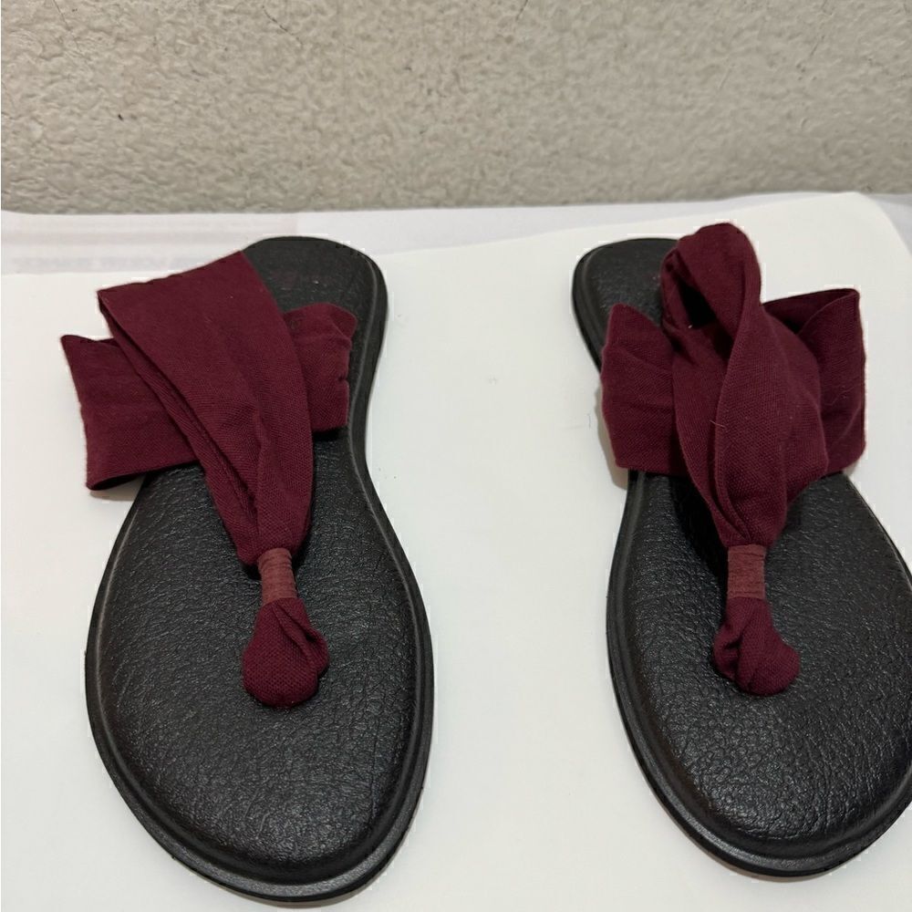 - Sanuk Yoga Sling Ella Sandals Womens 8 Fabric Yoga Mat Flip Flop Thong